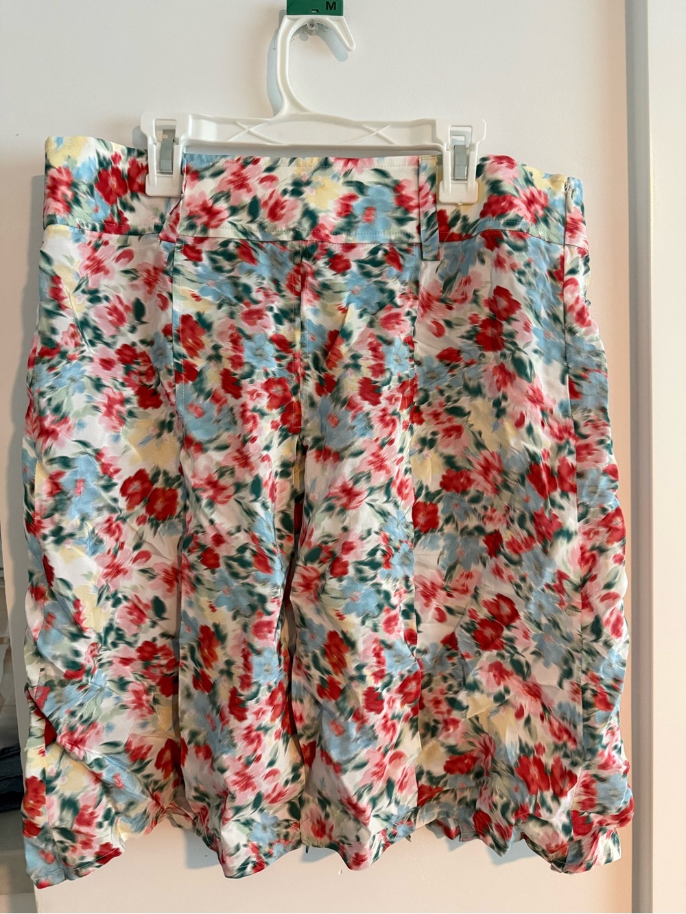 Pleated knee-length skirt